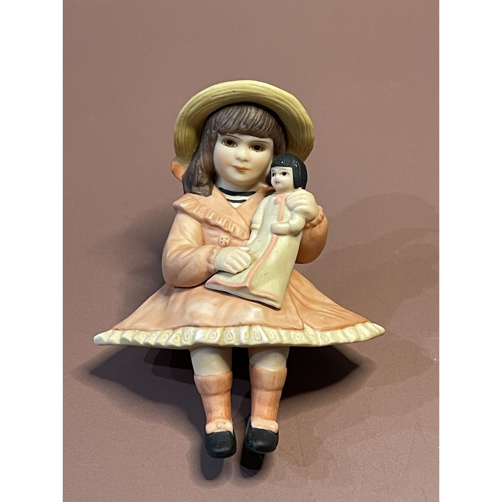 Jan Hagara figurine Suzy N50004 Signed #2521 Shelf Sitter